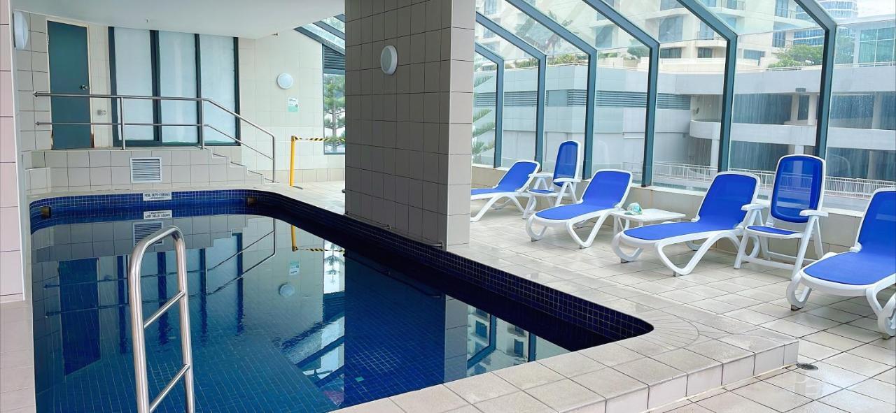 1 Bedroom And 1 Living Room Family Suite Gold Coast Extérieur photo