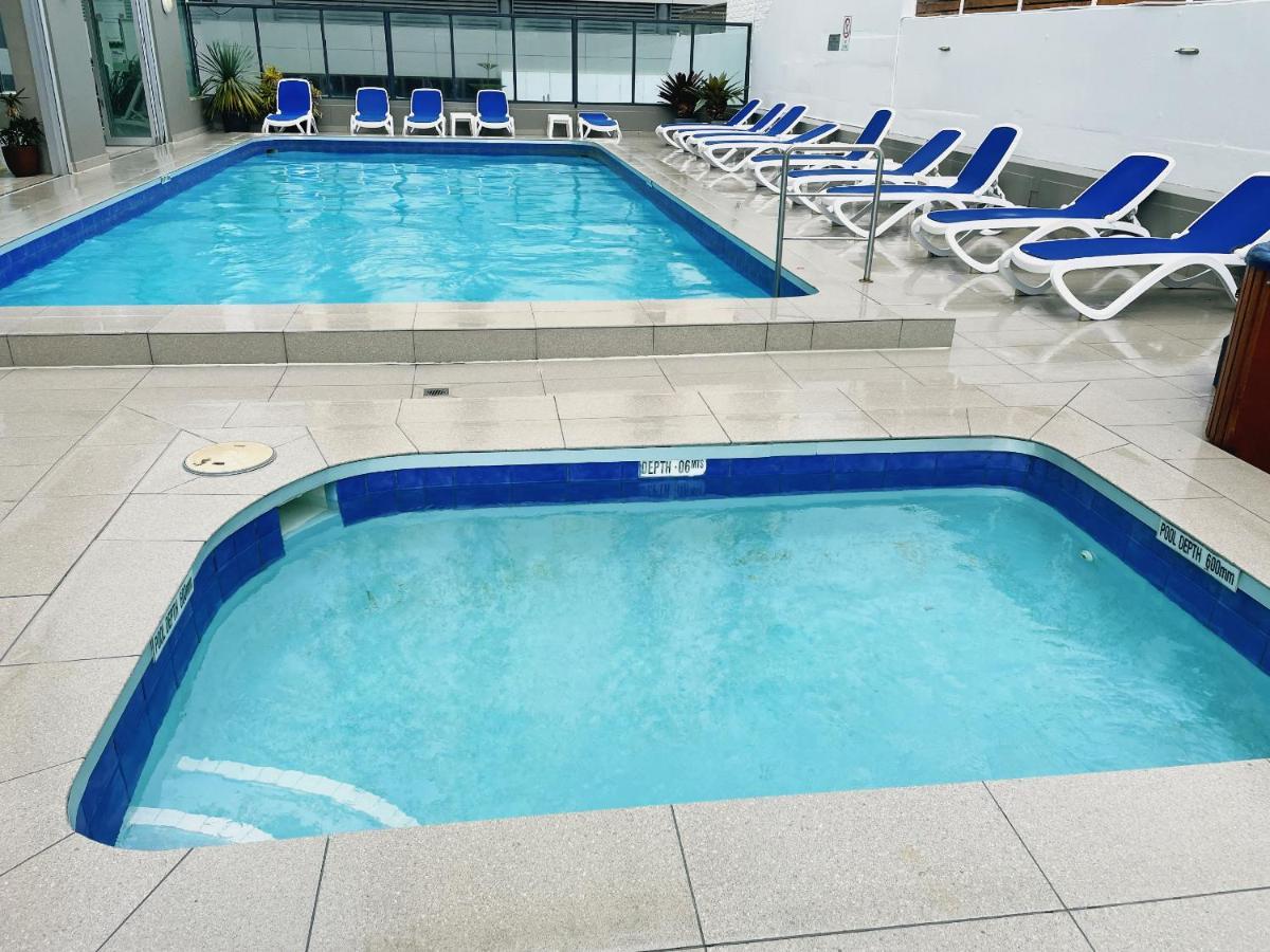 1 Bedroom And 1 Living Room Family Suite Gold Coast Extérieur photo