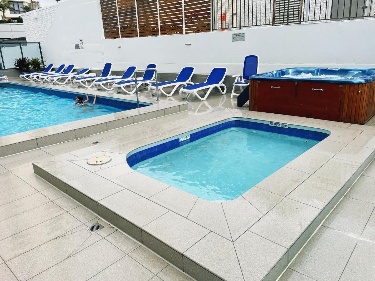 1 Bedroom And 1 Living Room Family Suite Gold Coast Extérieur photo